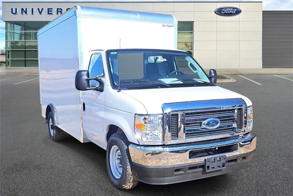 2025 Ford E-350 photo 1