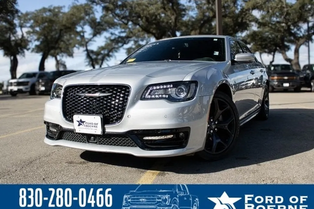 2023 Chrysler 300 S photo 1