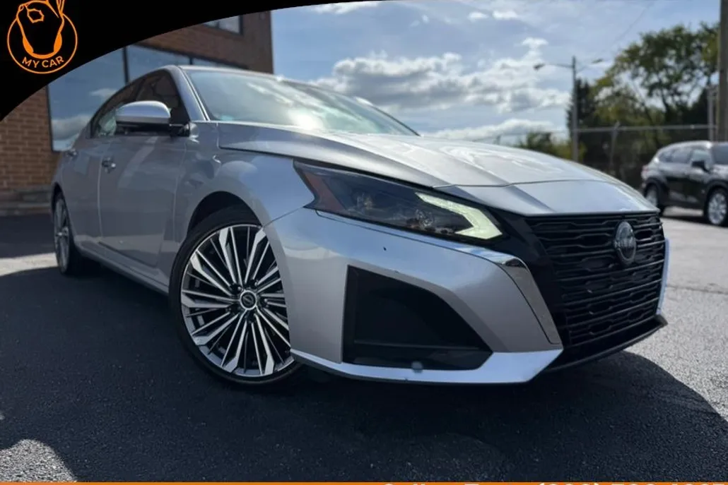 2023 Nissan Altima 2.5 SL photo 1