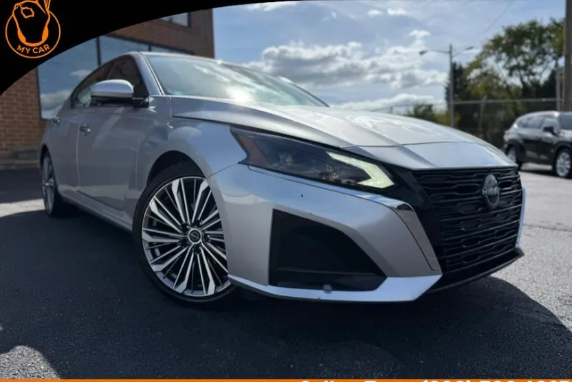 2023 Nissan Altima 2.5 SL photo 1