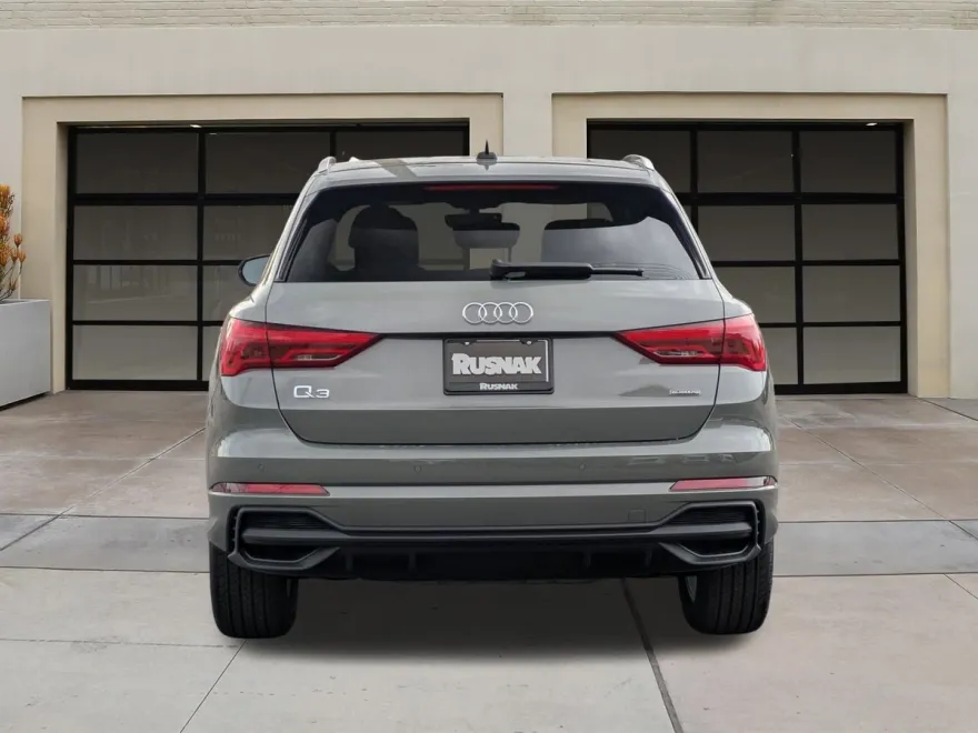 2025 Audi Q3 S line Premium photo 1