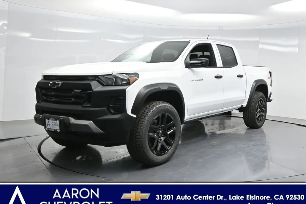 2025 Chevrolet Colorado Trail Boss photo 1
