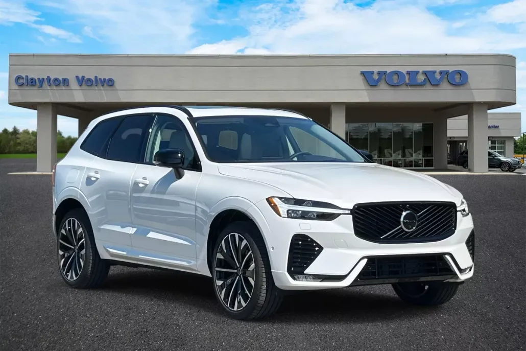 2026 Volvo XC60 B5 photo 1
