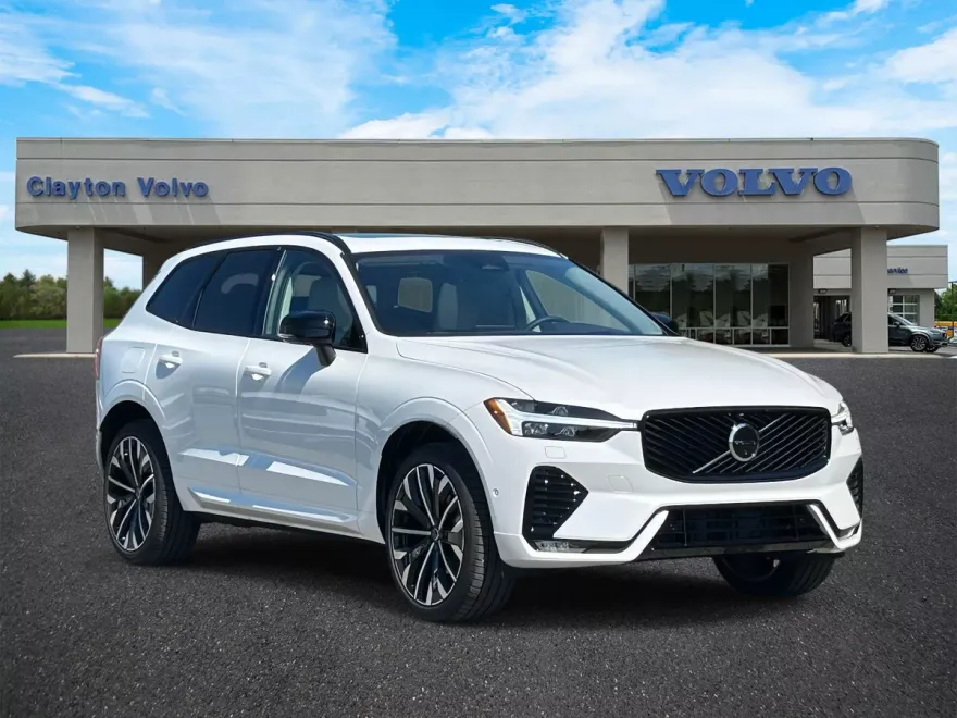 2026 Volvo XC60 B5 photo 1