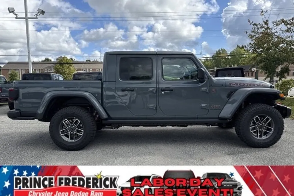 2025 Jeep Gladiator Mojave photo 1
