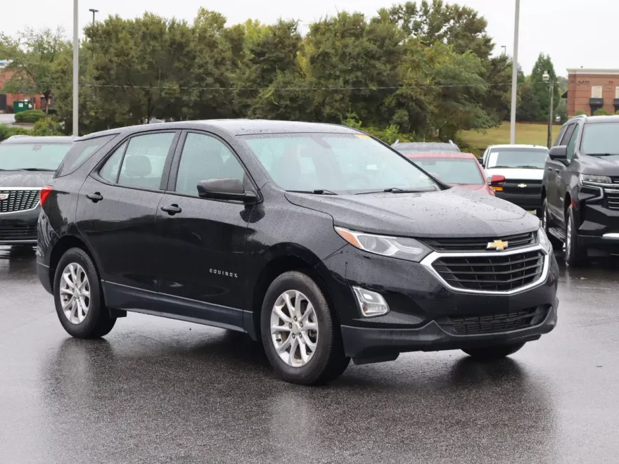 2019 Chevrolet Equinox LS photo 1