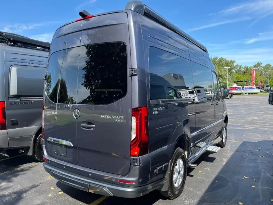 2025 Mercedes Benz Sprinter 2500 photo 2
