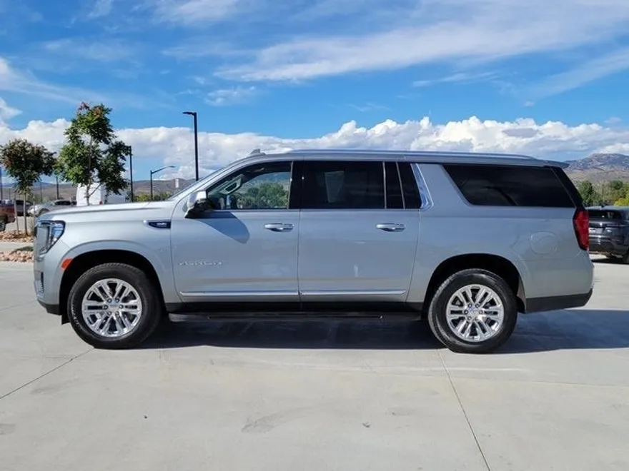 2024 Gmc Yukon XL SLT photo 1