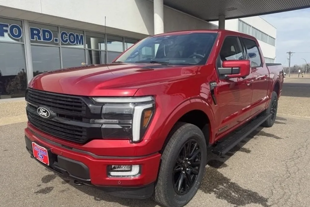 2025 Ford F-150 Platinum photo 1