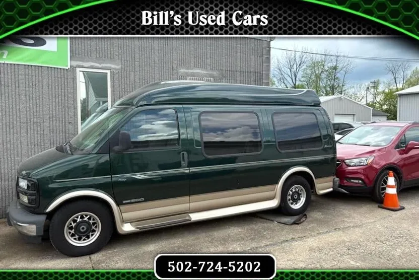2002 Gmc Savana Cargo photo 1