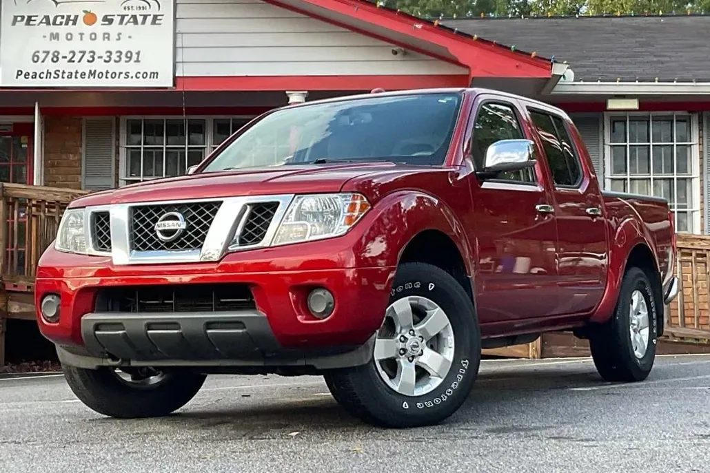 2012 Nissan Frontier SV Crew Cab photo 1