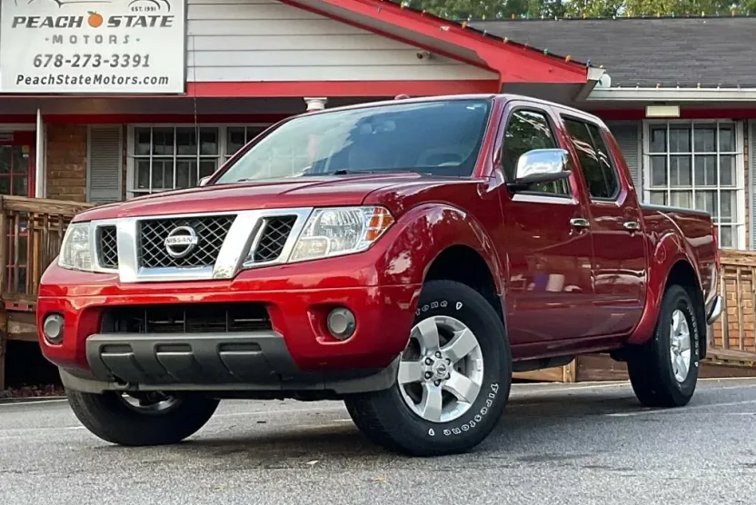2012 Nissan Frontier SV Crew Cab photo 1