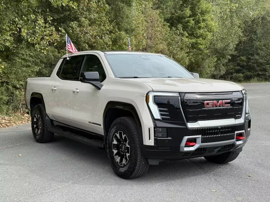 2026 Gmc Sierra EV photo 1