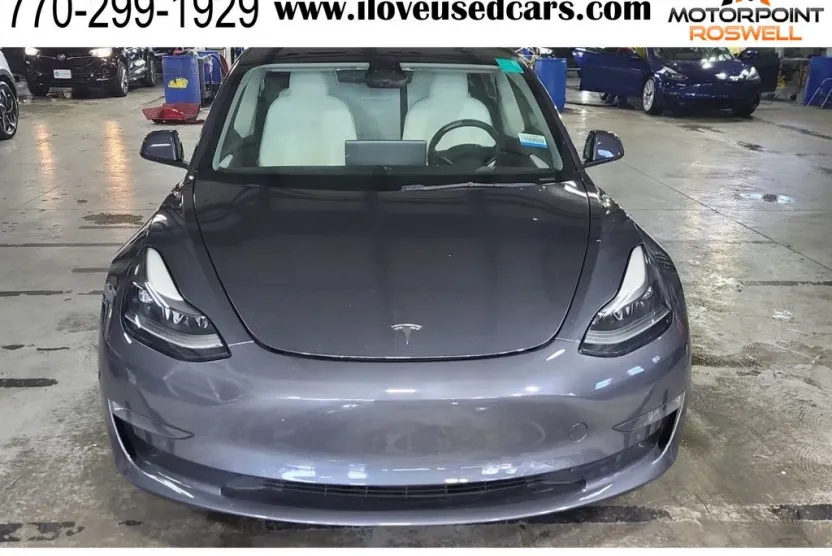 2022 Tesla Model 3 Standard Range Plus photo 1