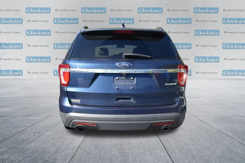 2016 Ford Explorer Base photo 1