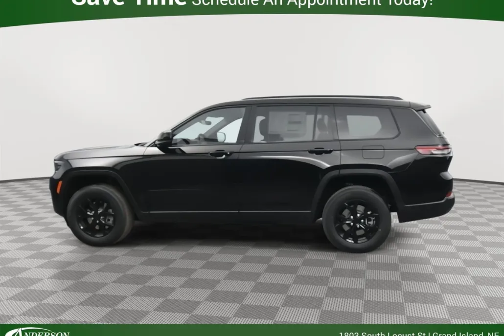 2025 Jeep Grand Cherokee Laredo Altitude X photo 1