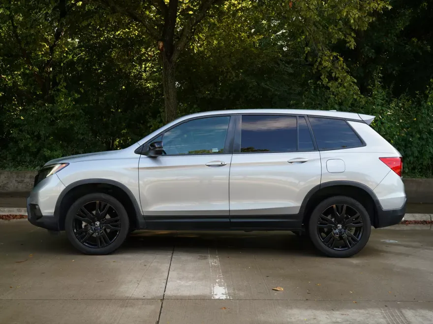 2021 Honda Passport Sport photo 1