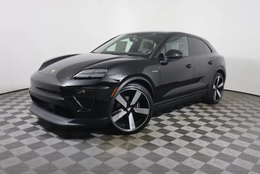 2025 Porsche Macan Electric photo 1