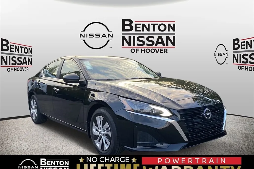 2025 Nissan Altima S photo 1