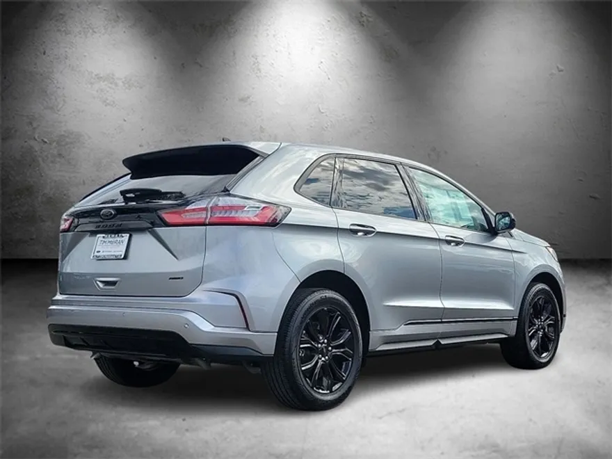 2024 Ford Edge SE photo 1