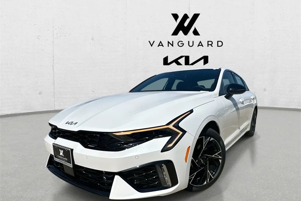2025 Kia K5 GT-Line photo 1