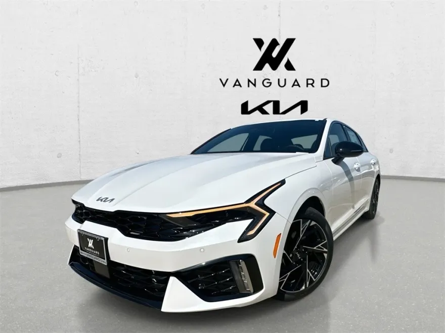 2025 Kia K5 GT-Line photo 1