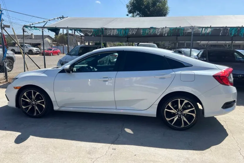 2019 Honda Civic Sport photo 1