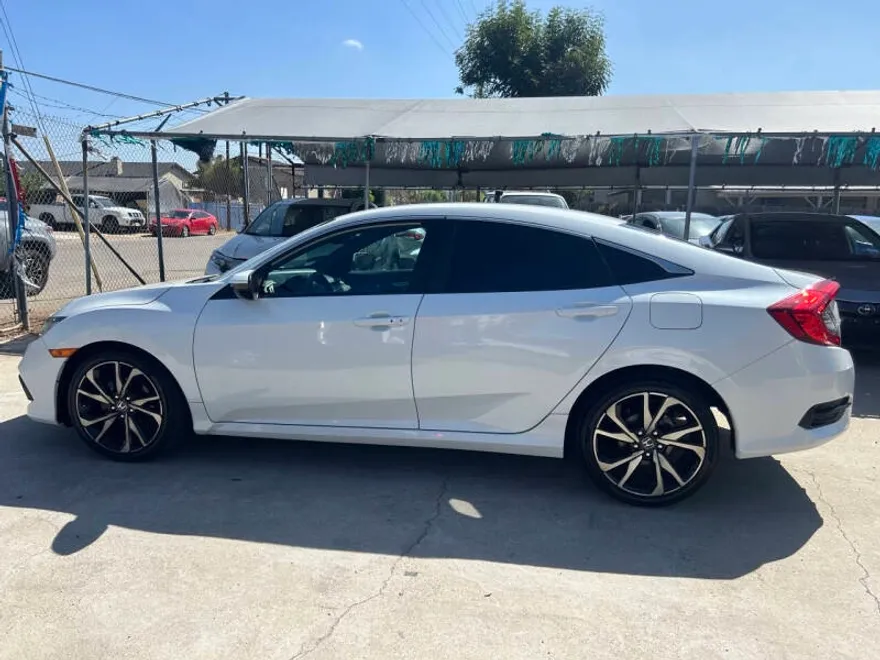 2019 Honda Civic Sport photo 1