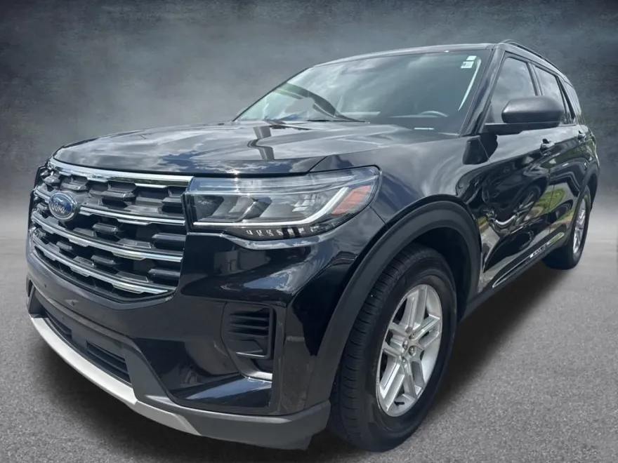 2025 Ford Explorer photo 1