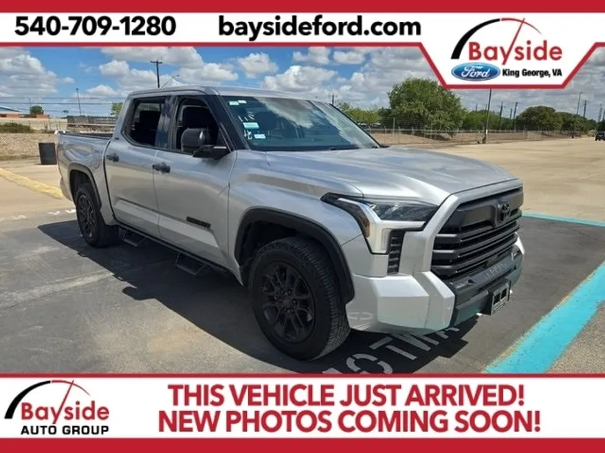 2022 Toyota Tundra SR5 photo 1