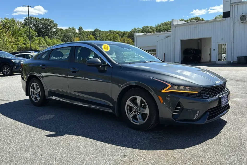 2022 Kia K5 LXS photo 1
