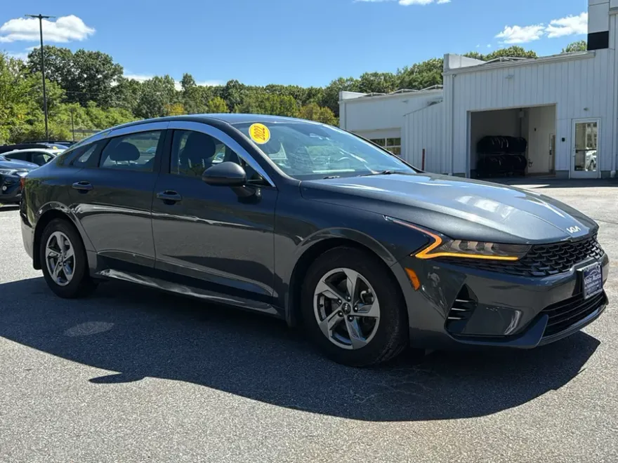 2022 Kia K5 LXS photo 1