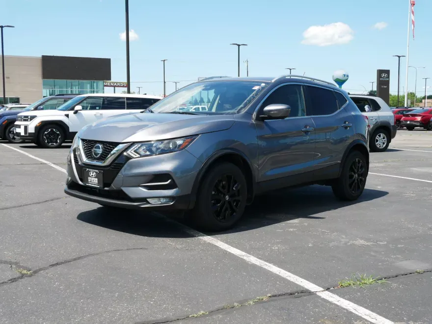 2020 Nissan Rogue Sport SV photo 1