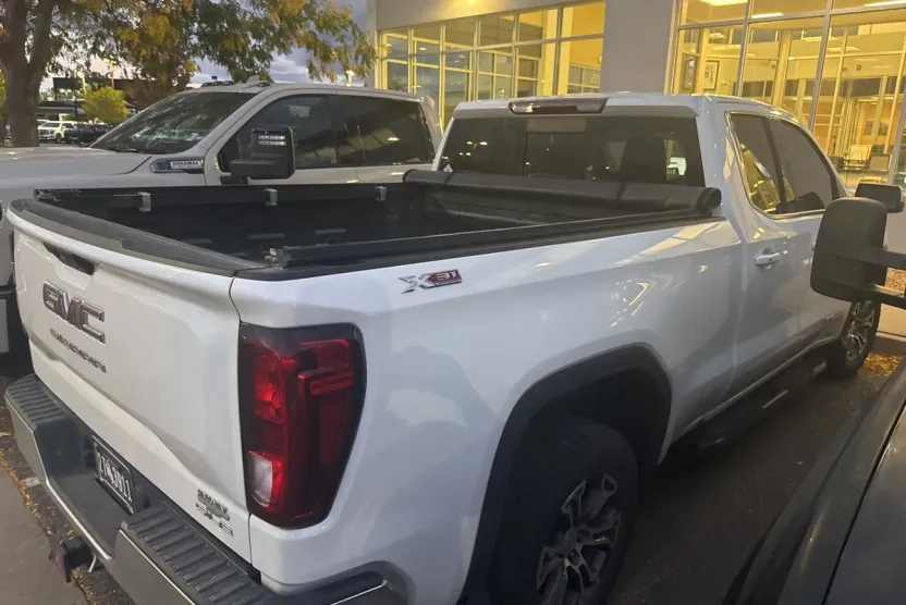 2020 Gmc Sierra 1500 SLE photo 1