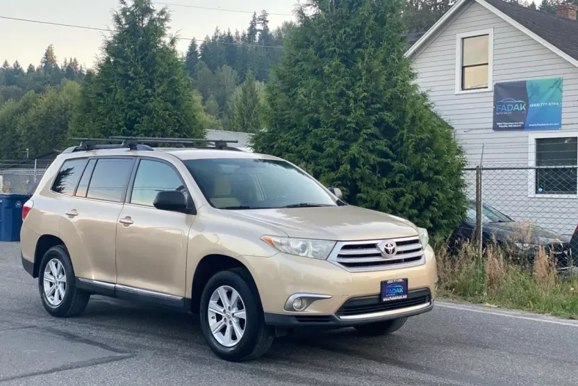 2011 Toyota Highlander Sport photo 1
