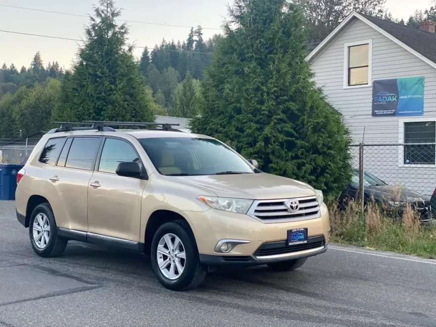 2011 Toyota Highlander Sport photo 1