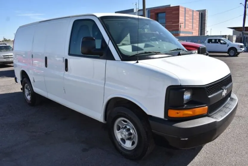 2016 Chevrolet Express 2500 Cargo photo 1