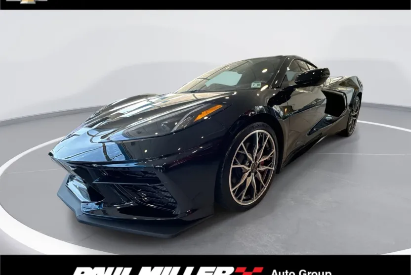 2025 Chevrolet Corvette Stingray 2LT photo 1