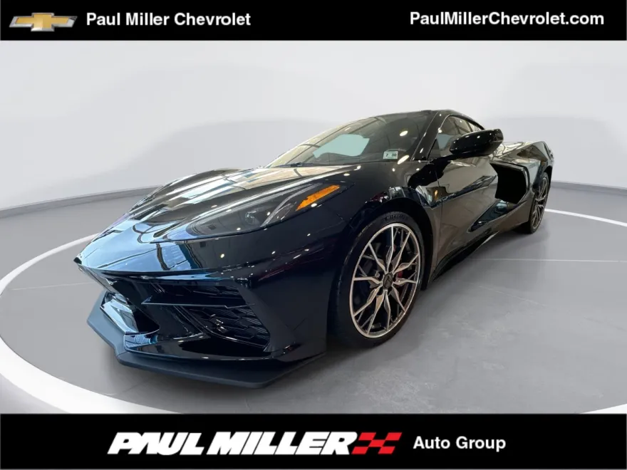 2025 Chevrolet Corvette Stingray 2LT photo 1