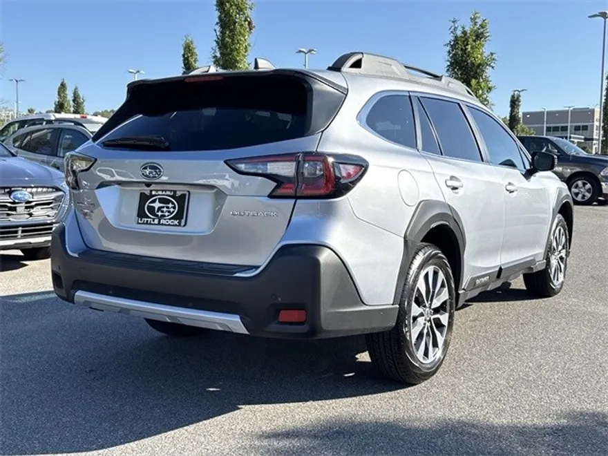 2025 Subaru Outback Limited photo 1