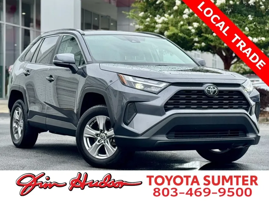 2022 Toyota RAV4 XLE photo 1
