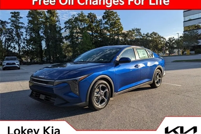 2025 Kia K4 LXS photo 1
