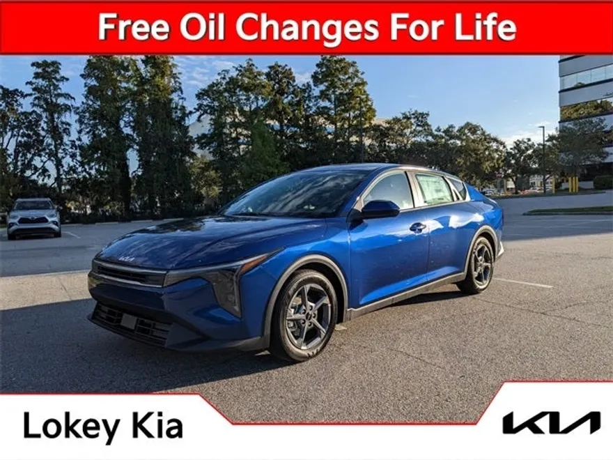 2025 Kia K4 LXS photo 1