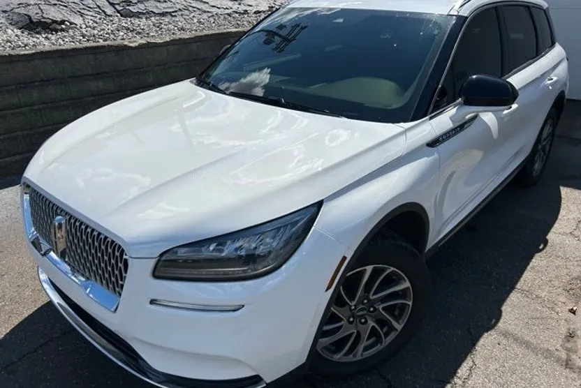 2022 Lincoln Corsair Standard photo 1