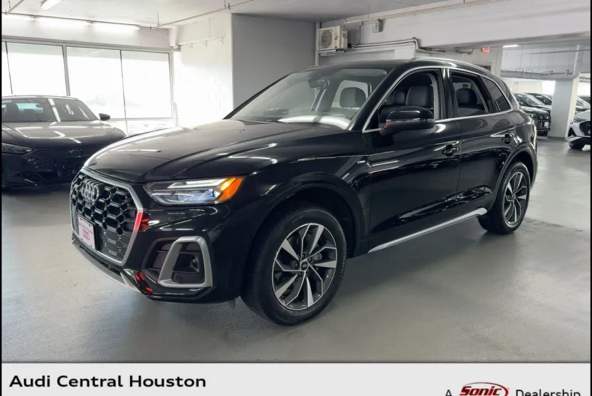 2023 Audi Q5 S line Premium Plus photo 1