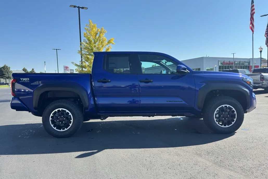 2025 Toyota Tacoma TRD Off-Road photo 1