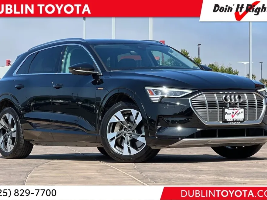 2022 Audi e-tron Premium Plus photo 1