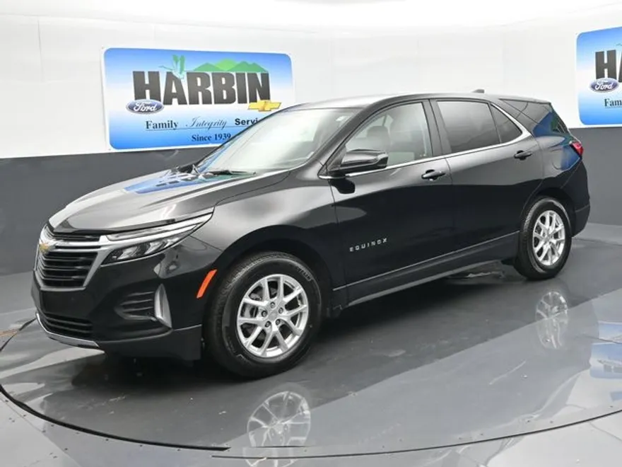 2024 Chevrolet Equinox LT photo 1