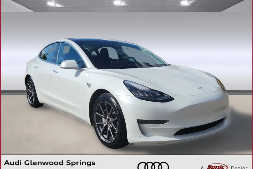 2019 Tesla Model 3 Long Range photo 1