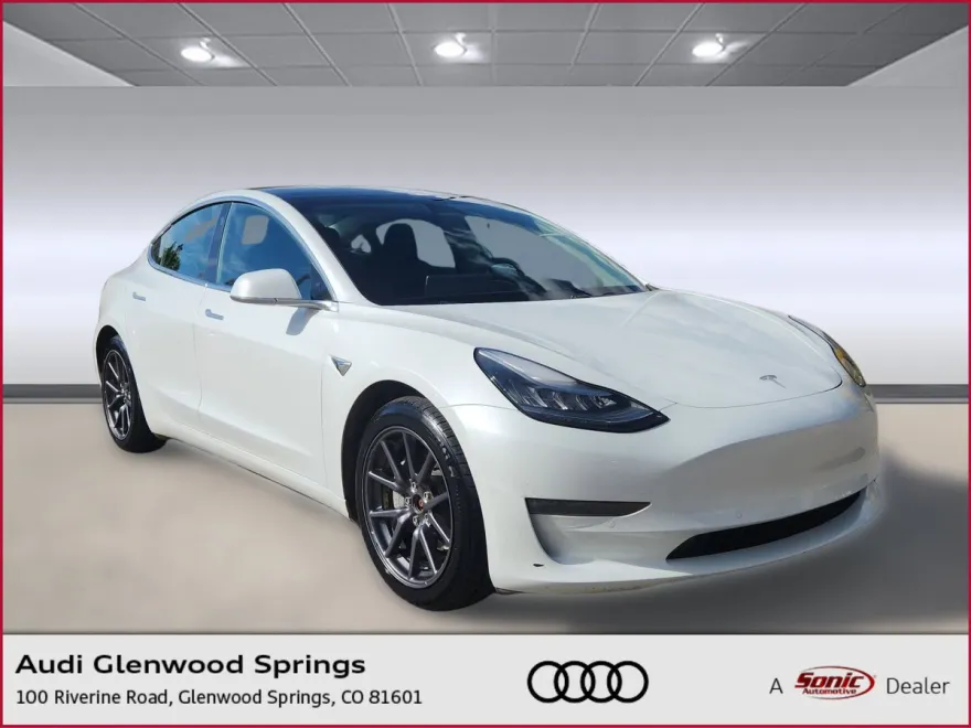 2019 Tesla Model 3 Long Range photo 1